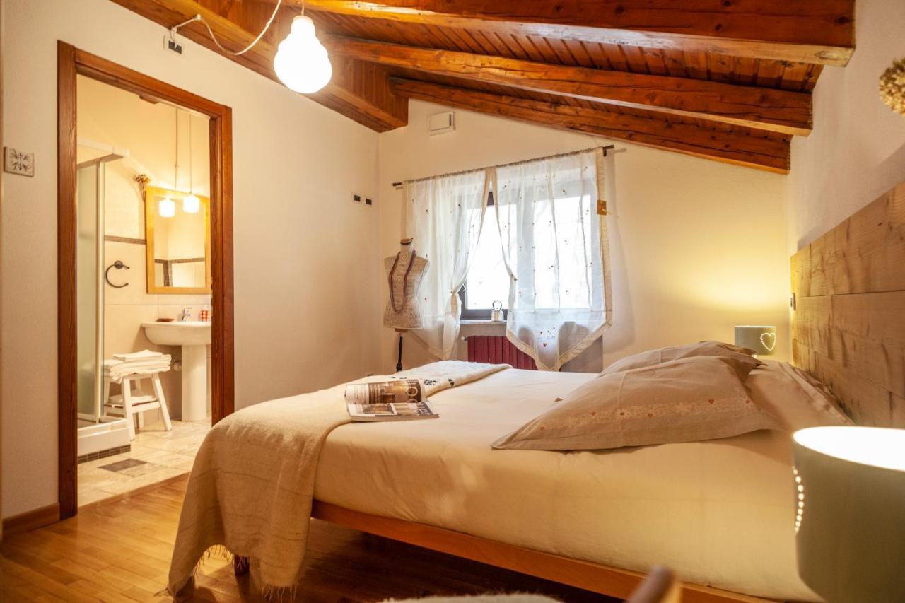 Maison Le Champ B&B Questa Casa Non E Un Albergo 라살 외부 사진