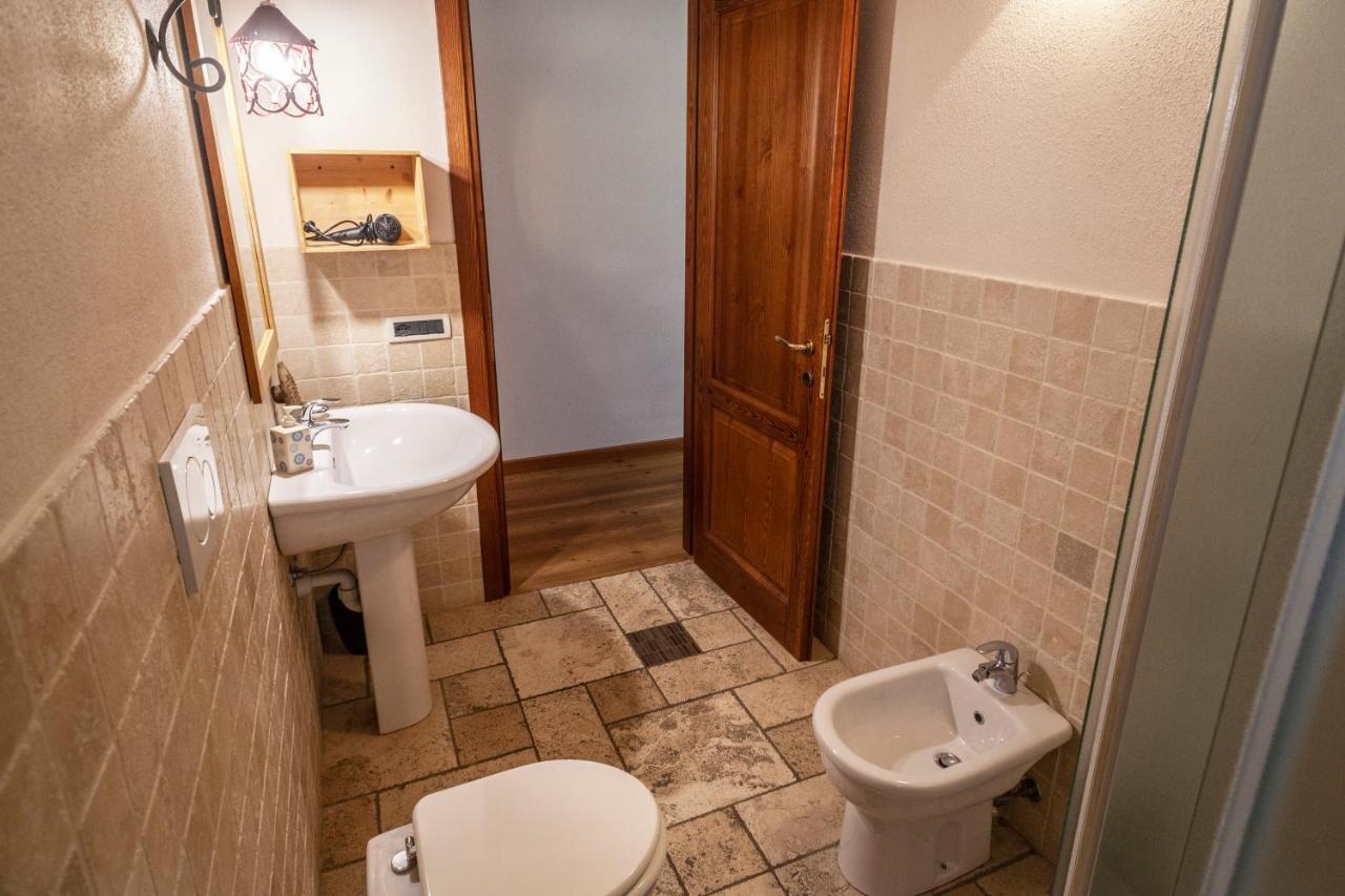Maison Le Champ B&B Questa Casa Non E Un Albergo 라살 외부 사진