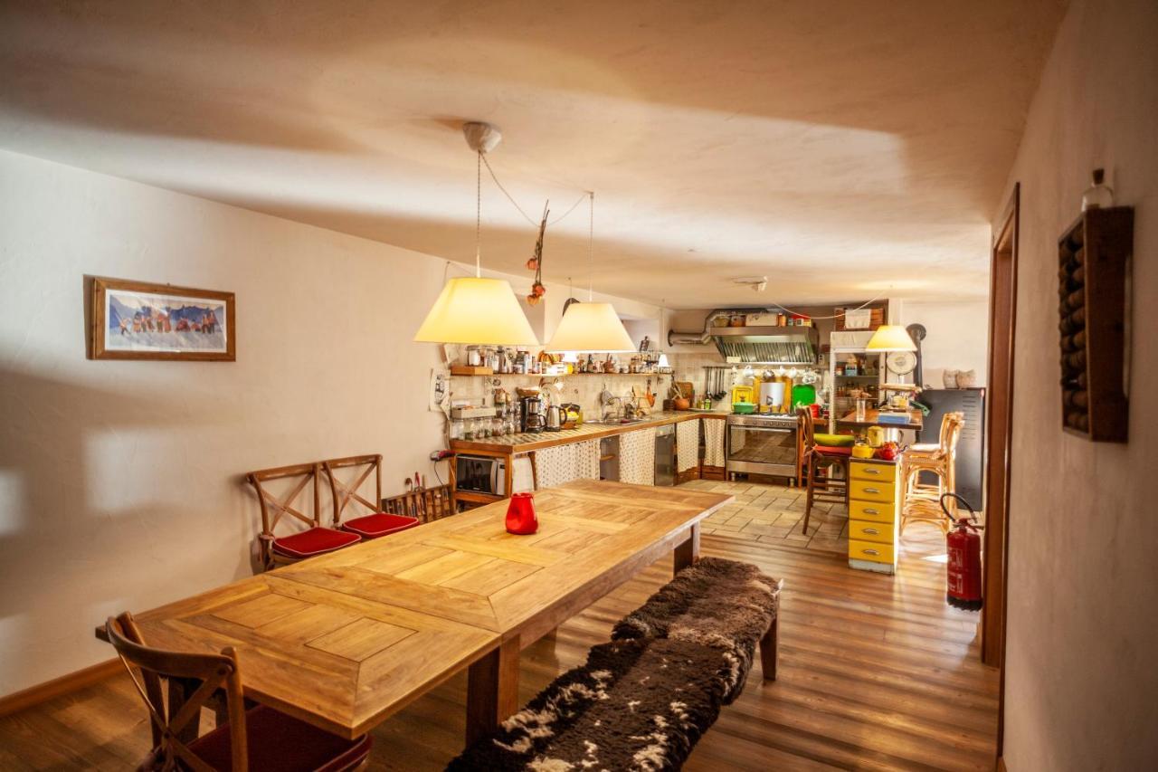 Maison Le Champ B&B Questa Casa Non E Un Albergo 라살 외부 사진