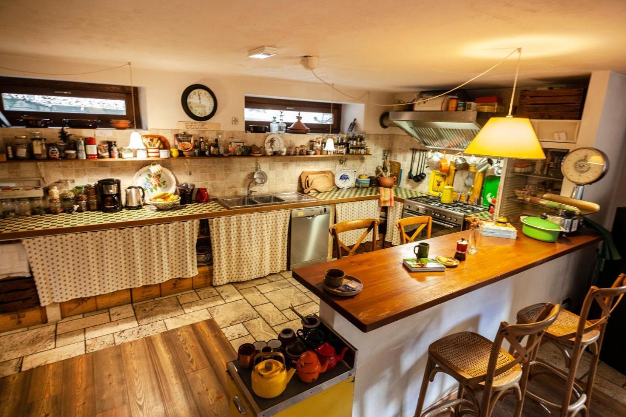 Maison Le Champ B&B Questa Casa Non E Un Albergo 라살 외부 사진