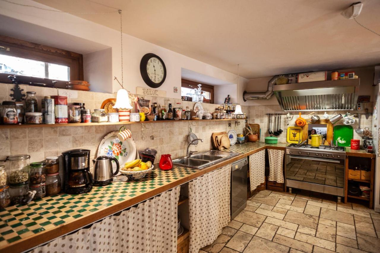 Maison Le Champ B&B Questa Casa Non E Un Albergo 라살 외부 사진